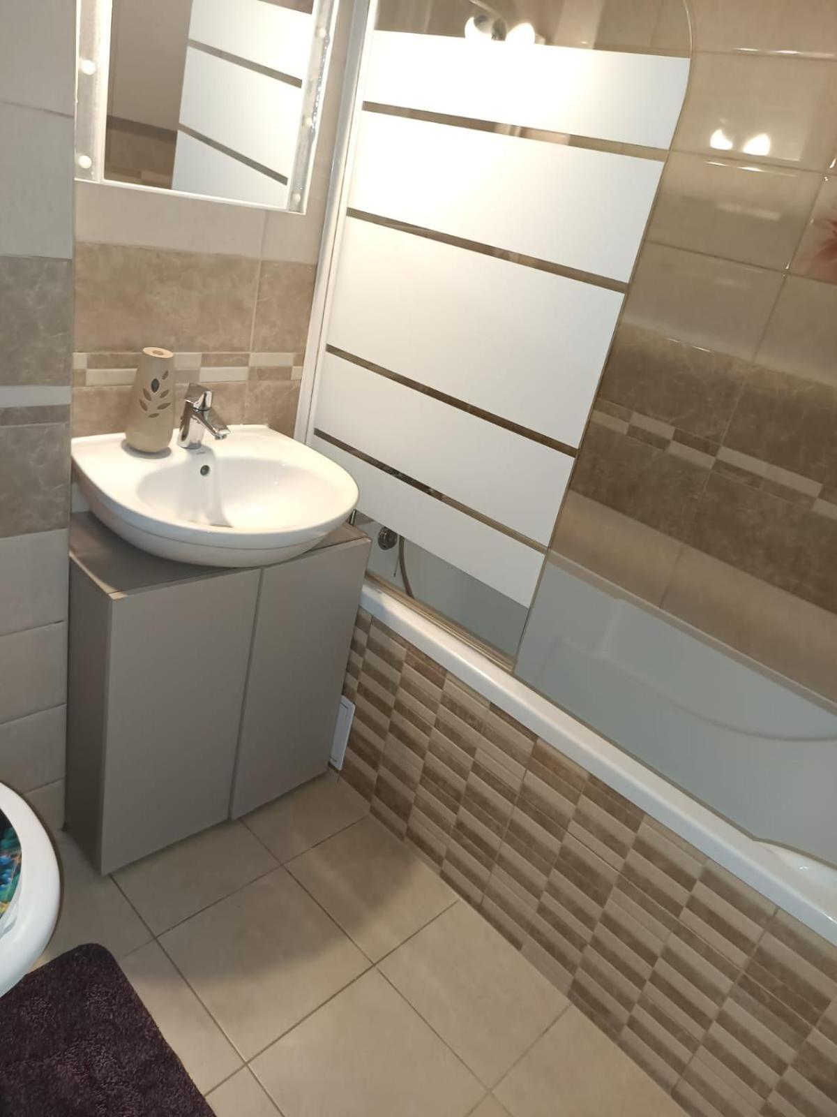 Apartament Regim Hotelier Elis Brasov Exterior photo